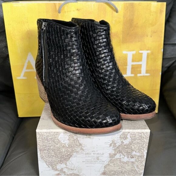 Anthro Kelsi Dagger 8.5 Black Criss Cross Leather Stack Block Heel Ankle Booties - Picture 3 of 10